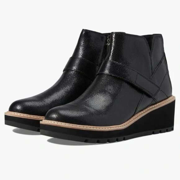 Eileen Fisher Women’s Black Caddy Ankle Wedge Bootie in Embossed Leather 6 New - Picture 1 of 7